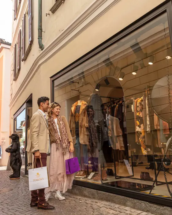 Ascona Shopping Borgo 2 (© Ascona Locarno Tourism Foto Alessio Pizzicannella)